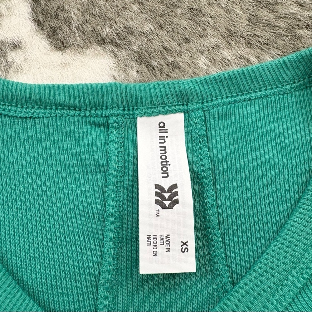 NWT All In Motion Ribbed Shirt - Picture 4 of 10